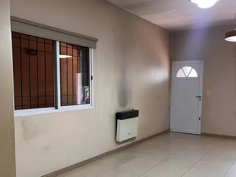 Casa 6 ambientes con 3 baños
