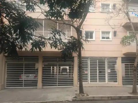 COCHERA FIJA Y CUBIERTA EN VICTORIA – EXCELENTE UBICACIÓN