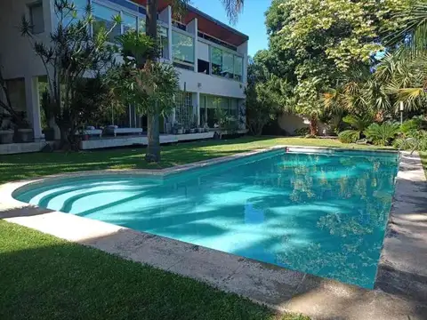 Casa 2 Plantas y 4 Amb c/Parque, Piscina, Parrilla y Garage