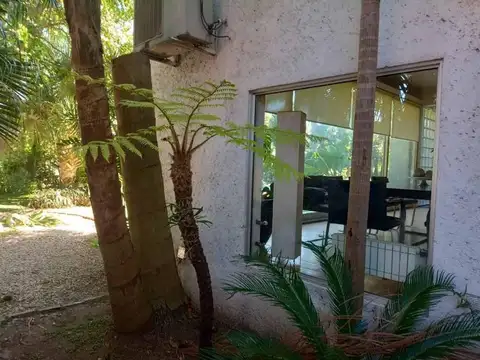 Casa 2 Plantas y 4 Amb c/Parque, Piscina, Parrilla y Garage