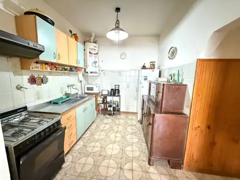 VENTA CASA 4 AMB. RAMOS MEJÍA CON JARDÍN Y TERRAZA