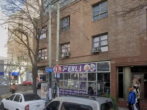 Consultorio u oficina en venta a mts Est. Lanús