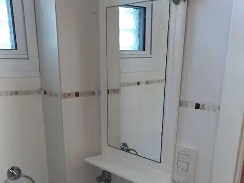 Casa 2 ambientes con 1 baño