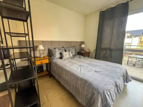 Las Retamas 300, Piso 1