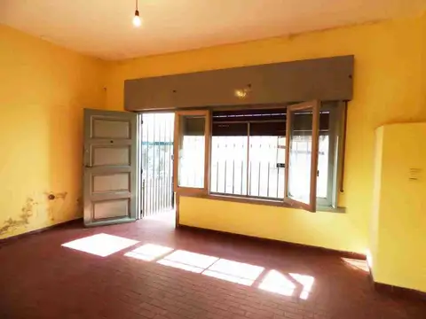 Casa en Venta p/ 2 familias en Lanús patio/terraza