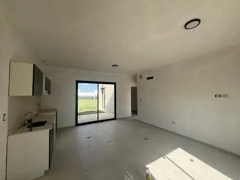 Casa 3 ambientes con 1 baño