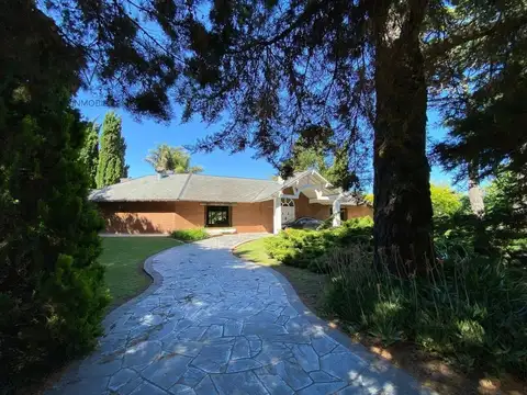 Casa quinta en venta barrio Golf Los Acantilados