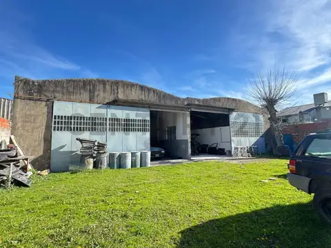 Galpón en ALQUILER sobre 2 lotes | 500 m² cubiertos | Ideal múltiples destinos