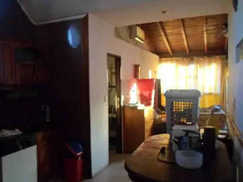 Depto Tipo Casa 5 ambientes con 2 baños