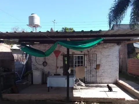 Casa en Alquiler con 2 cocheras