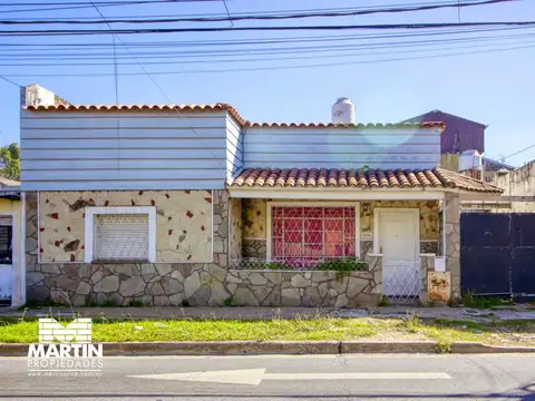 Casa PH en venta de 3 Ambientes en Villa Adelina con Patio y Cochera | Apto crédito