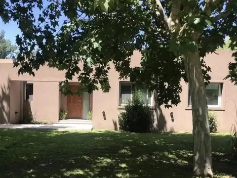 Almirante Brown al 2151