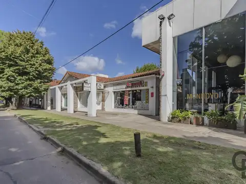 Local en Venta en City Bell  - 473 bis entre 14b y 14c - Bloque de 4