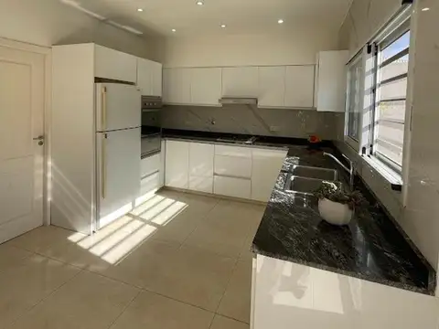 Casa en Venta en Castelar Norte, USD 250.000