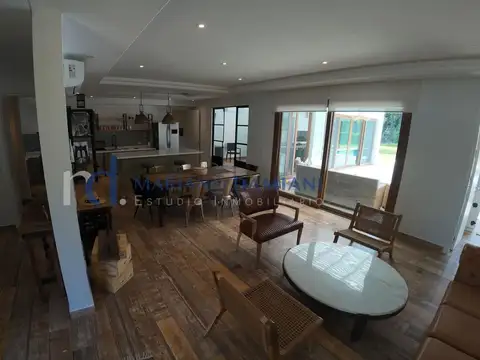 Casa 5 ambientes con 3 baños