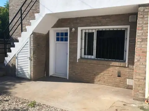 Alquila departamento centrico de 2 dormitorios en Roldan