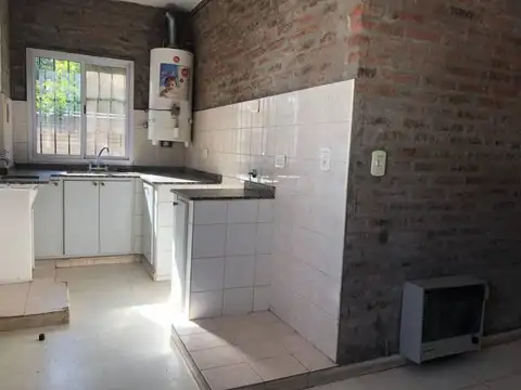 Departamento en Alquiler en Roldan, $ 650.000