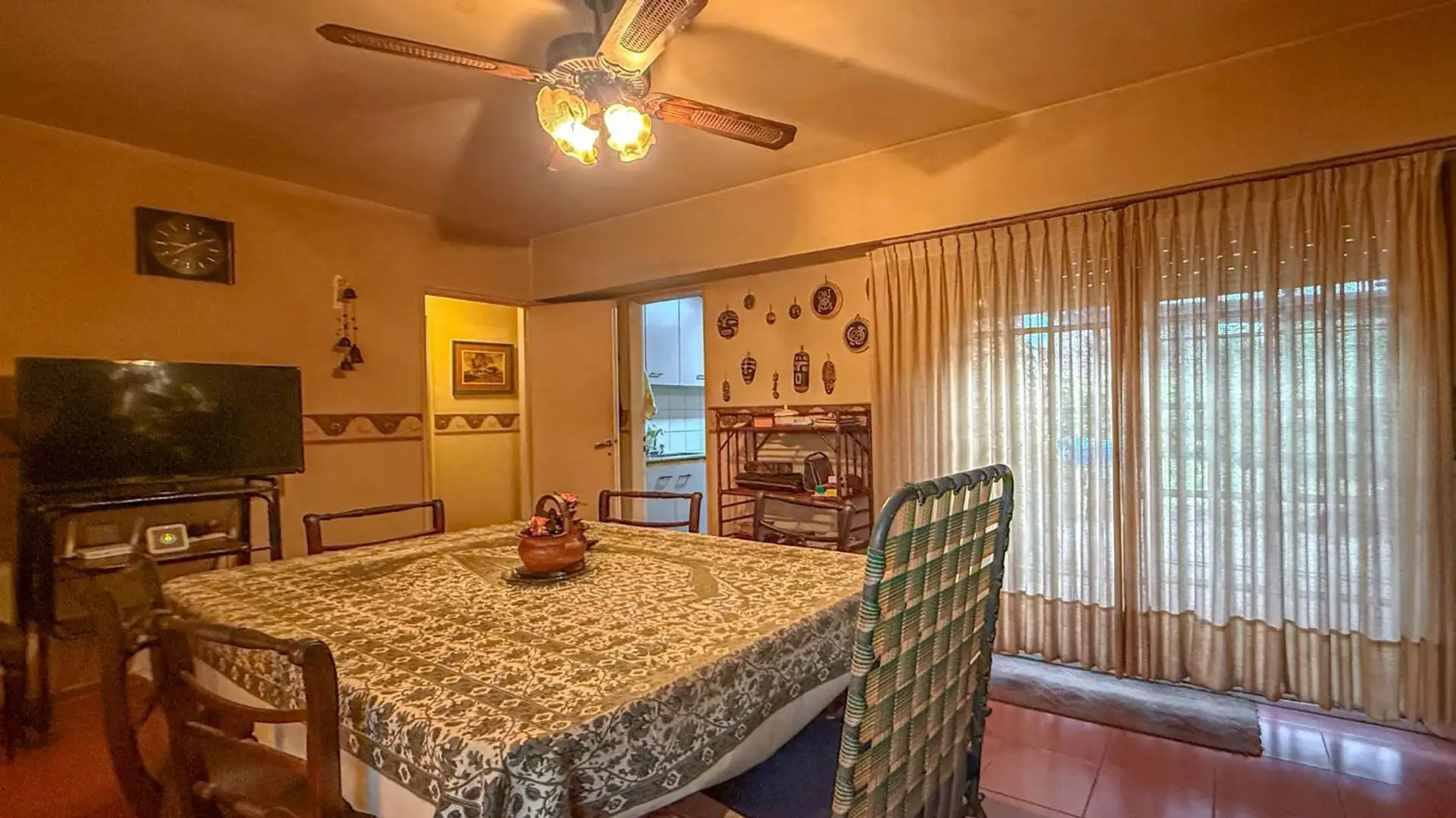 Venta Casa 3 amb Lomas del Golf con amplio parque