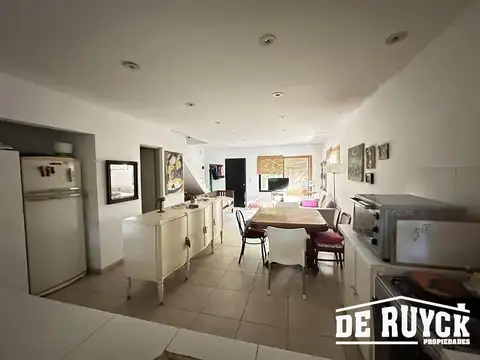 Casa 3 ambientes con 2 baños