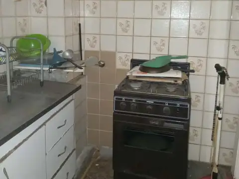 Santa Cruz 100, Piso PB