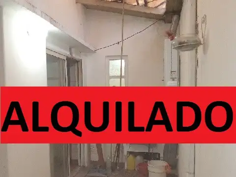Tipo casa 2 ambientes con 2 patios