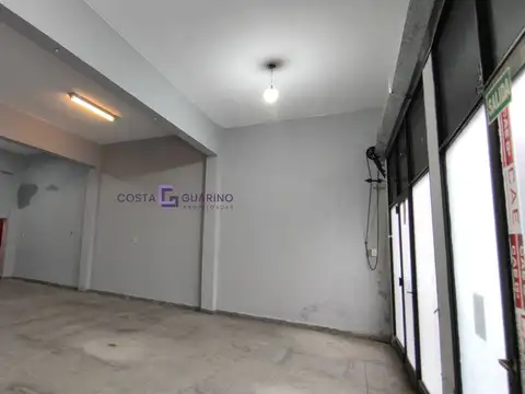 Local en Alquiler en Lomas Del Mirador, $ 1.300.000