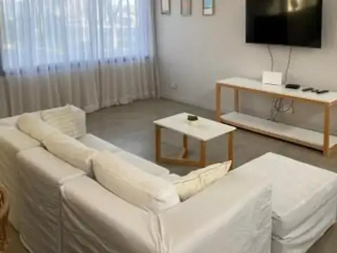 Casa en Alquiler Temporal en Plaza Mitre, USD 450