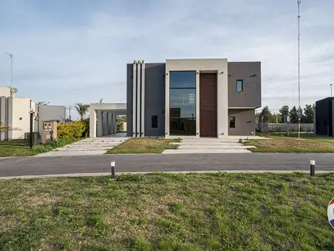 VENTA CASA 4 AMBIENTES PILETA LAGOS DE CANNING