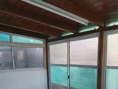 Venta Casa de Pasillo 3 Dormitorios Patio y Terraza Garay 1700