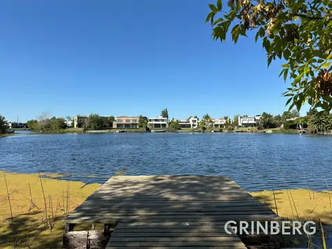 Casa de 1 planta al lago en Santa Catalina