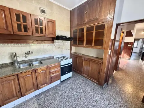Casa en Alquiler en Haedo, $ 800.000