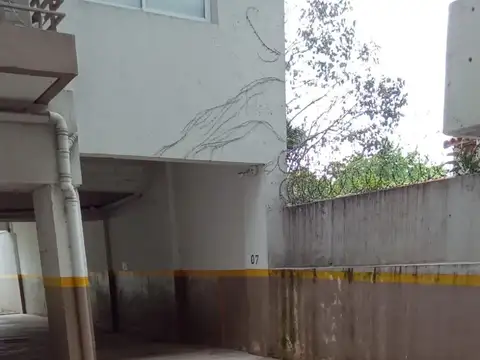 COCHERA SEMI-CUBIERTA