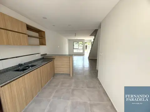 Casa 3 ambientes con 2 baños