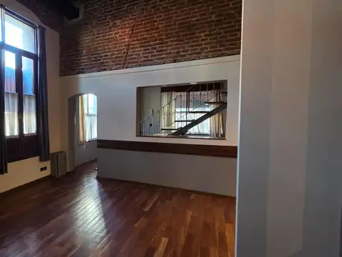 Casa 9 ambientes con 5 baños