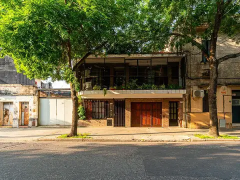 Venta Casa 3 dormitorios con cochera y patio Abasto Rosario