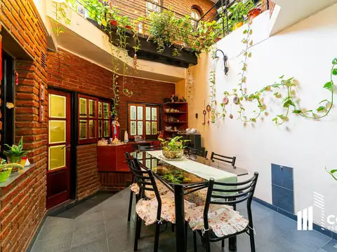 Casa 5 ambientes con 5 baños