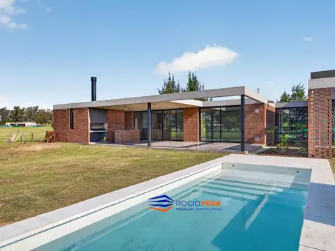 Casa a la venta en Comarcas de Lujan, barrio Santa Ines