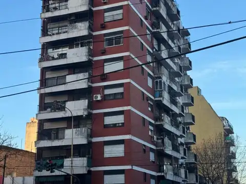 Av. Montes de Oca 1700, Piso 9