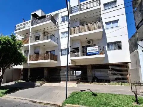 Excelente Departamento 2 ambientes sin cochera en alquiler.