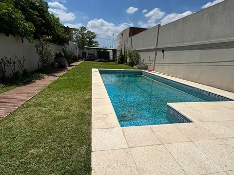 Casa 3 dormitorios, pileta, quincho