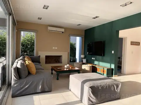 Casa 7 ambientes con 5 baños