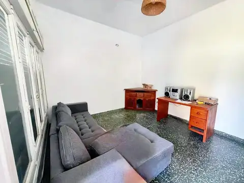 Hipólito Yrigoyen 1300