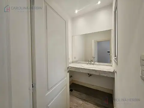 Casa en Venta con 6 cocheras