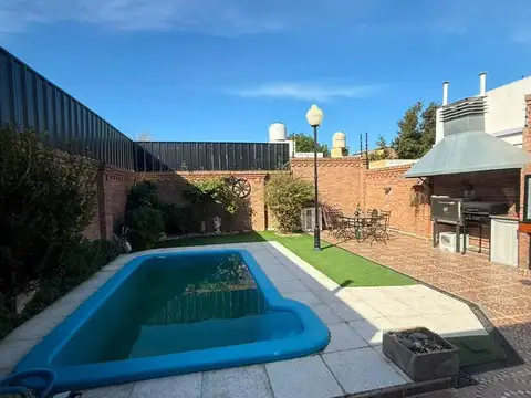 Casa en venta moderna con pileta en avellaneda