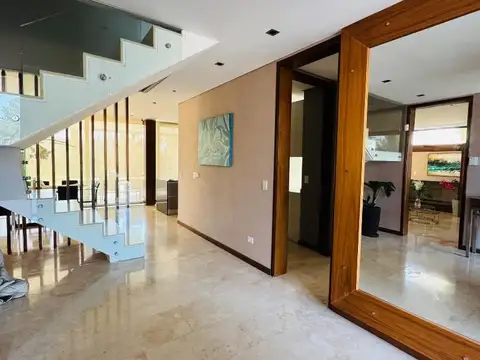 CASA 5 DORMITORIOS EN ST THOMAS ESTE. FINANCIA!