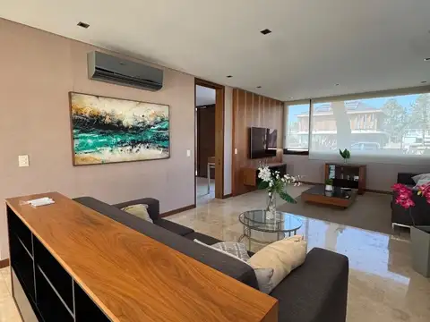 CASA 5 DORMITORIOS EN ST THOMAS ESTE. FINANCIA!