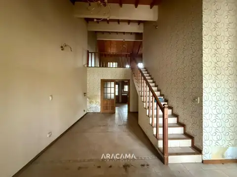 Casa 5 ambientes con 3 baños