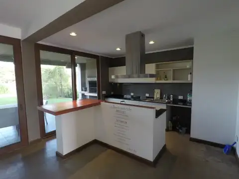 Casa 7 ambientes con 3 baños