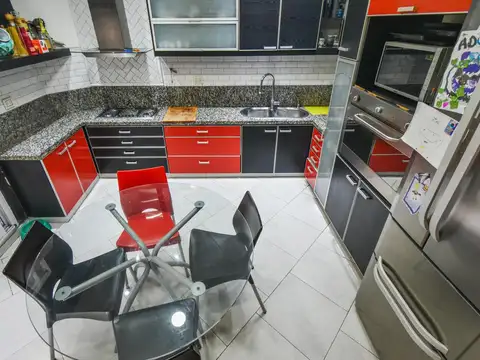 Casa 5 ambientes con 3 baños
