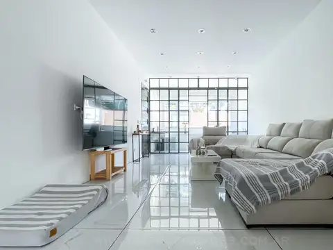 Casa 6 ambientes con 2 baños